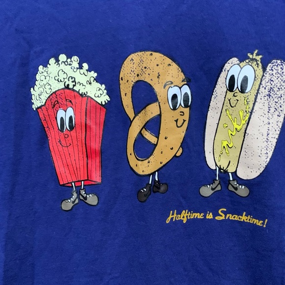 Women’s Nike Snacktime long sleeve shirt - Picture 2 of 6